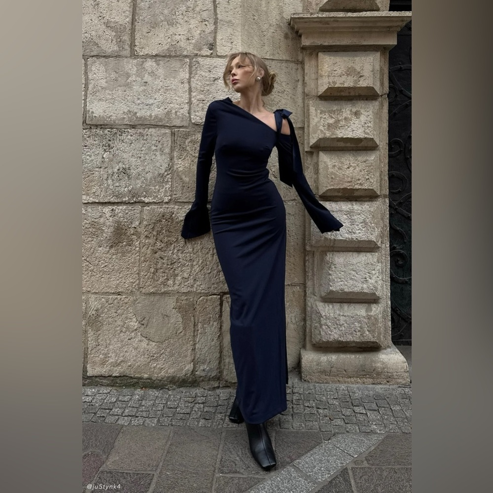 Meshki Nicola One Shoulder Crepe Maxi Dress - Dark Navy - Picture 3 of 9